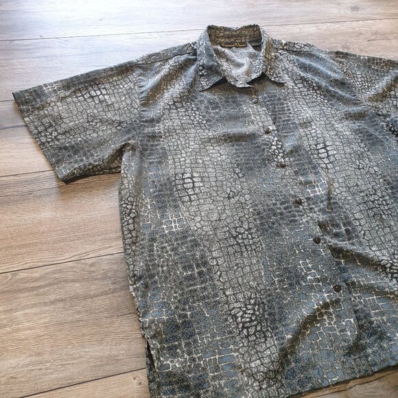 Women Blouse Excuse By Whispers 3X Crocodile Print Short-Sleeve Button Up Shirt - Picture 3 of 5